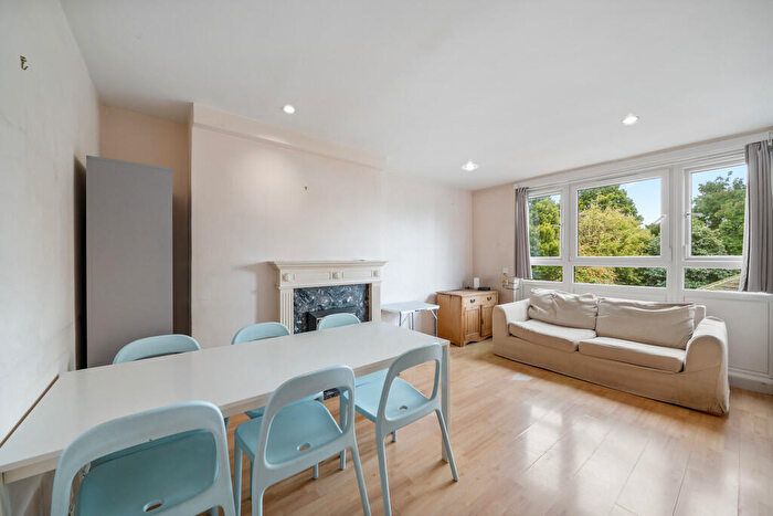 3 Bedroom Apartment For Sale In Searles Close, Battersea, SW11