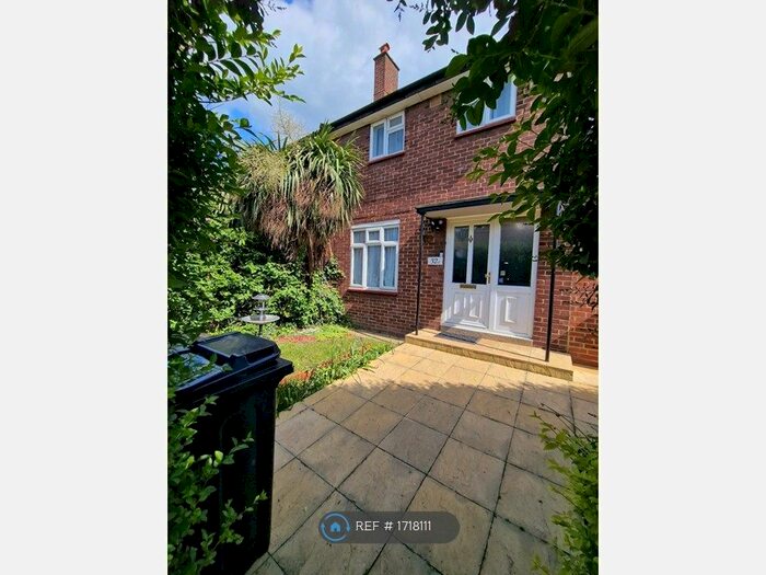 3 Bedroom Semi-Detached House To Rent In Sutton Road, Barking, IG11