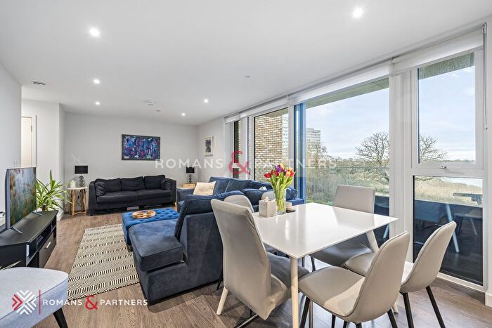 2 Bedroom Flat To Rent In Goldcrest Building, Woodberry Down, N4