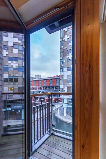 2 Bedroom Apartment To Rent In Canal Wharf, Birmingham, B1