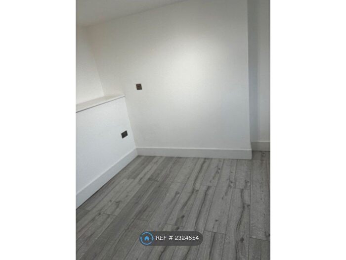 5 Bedroom Detached House To Rent In Birches Head Road, Stoke-On-Trent, ST1
