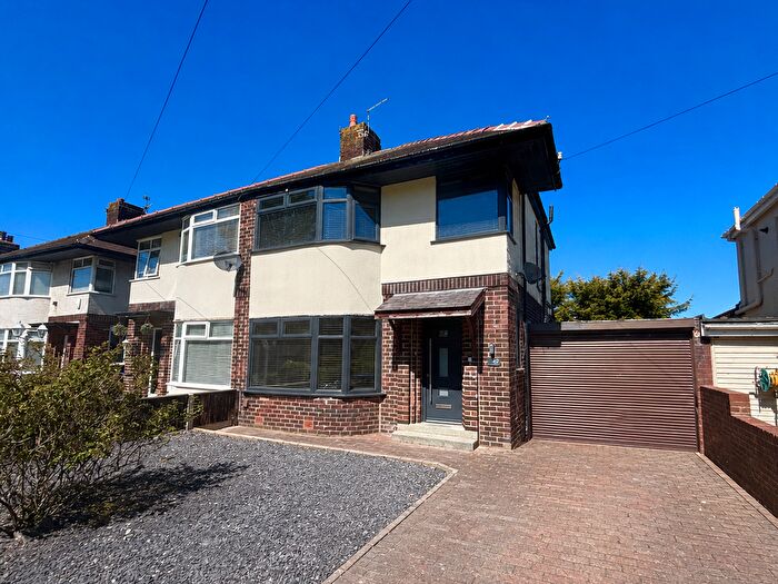 3 Bedroom Semi-detached House For Sale In Sunningdale Avenue, Blackpool, FY4