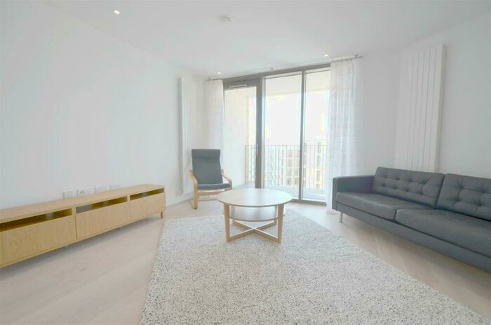 2 Bedroom Flat To Rent In Commodore House, Admiralty Avenue, E16