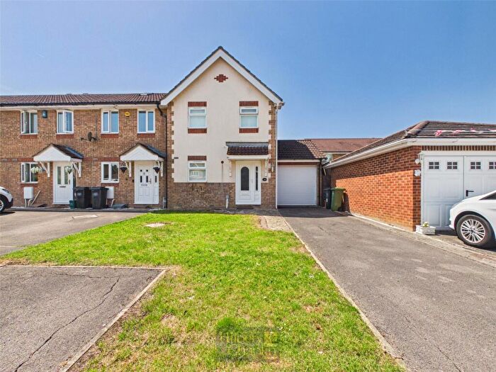 3 Bedroom End Of Terrace House For Sale In Flint Close, Langdon Hills, Basildon, Essex, SS16