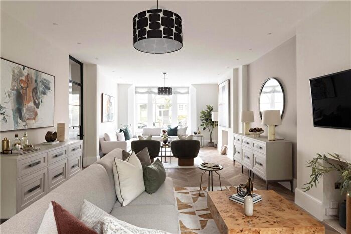 3 Bedroom Duplex For Sale In Howitt Road, Belsize Park, London, NW3