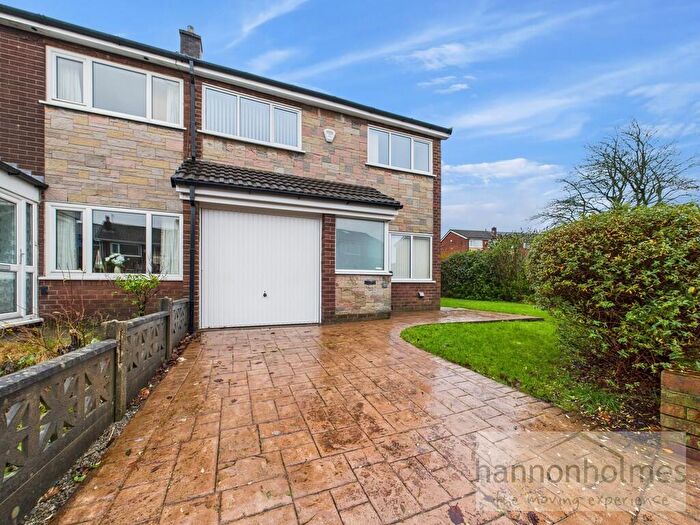 3 Bedroom Town House For Sale In Heathfield Drive, Bolton, BL3