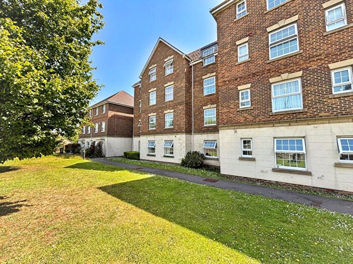 2 Bedroom Flat For Sale In Scholars Walk, Bexhill-On-Sea, TN39
