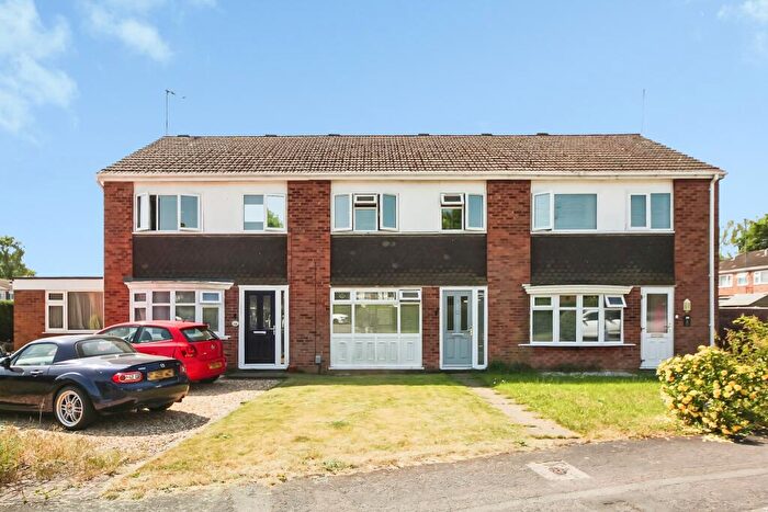 3 Bedroom Terraced House For Sale In Lacell Close, Warwick, CV34