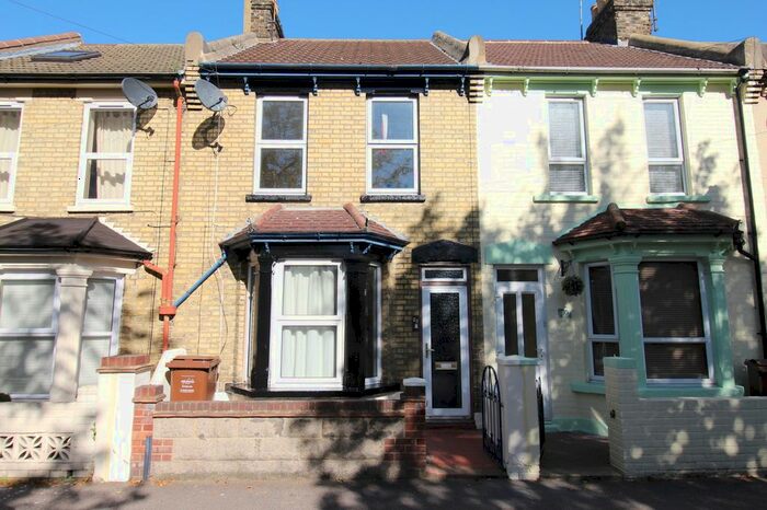 3 Bedroom Terraced House To Rent In York Avenue, Gillingham, Kent, ME7
