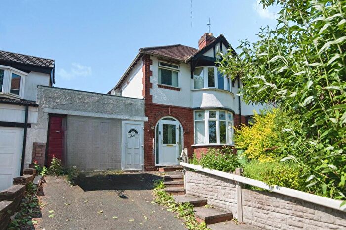 3 Bedroom Semi Detached House For Sale In The Broadway, Dudley, DY1