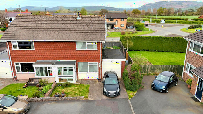 3 Bedroom Semi-Detached House For Sale In Llys Clwyd, Denbigh, LL16