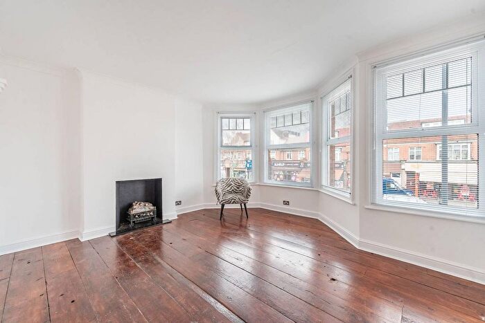 2 Bedroom Flat To Rent In Pinner Road, Harrow, HA1