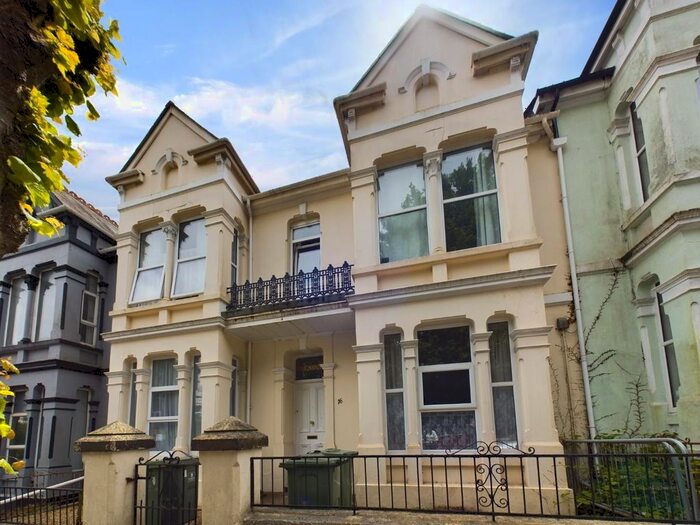 1 Bedroom Flat To Rent In Connaught Avenue, Plymouth, Devon, PL4