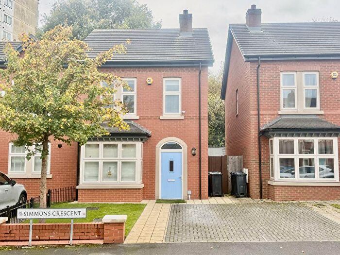 3 Bedroom Semi Detached House For Sale In Simmons Crescent, Birmingham, B23