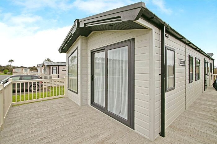 2 Bedroom Property For Sale In Oyster Bay Holiday Park, Halt Road, Goonhavern, Cornwall, TR4