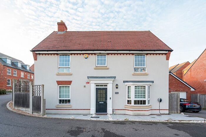 4 Bedroom Detached House To Rent In Hubert Crescent, Bushey, Hertfordshire, WD23