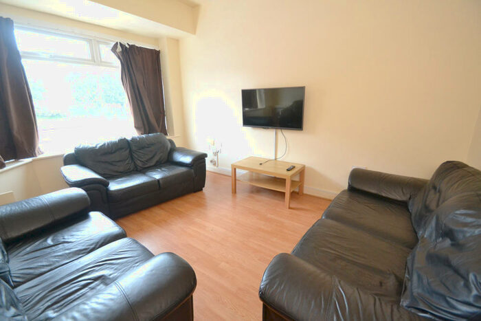 7 Bedroom Terraced House To Rent In Longford Place, Victoria Park, Manchester, M14