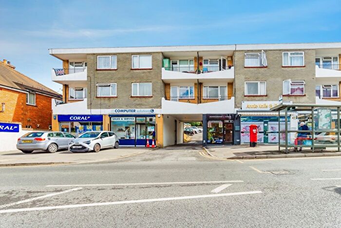 2 Bedroom Flat For Sale In High Street, Caterham, Surrey, CR3