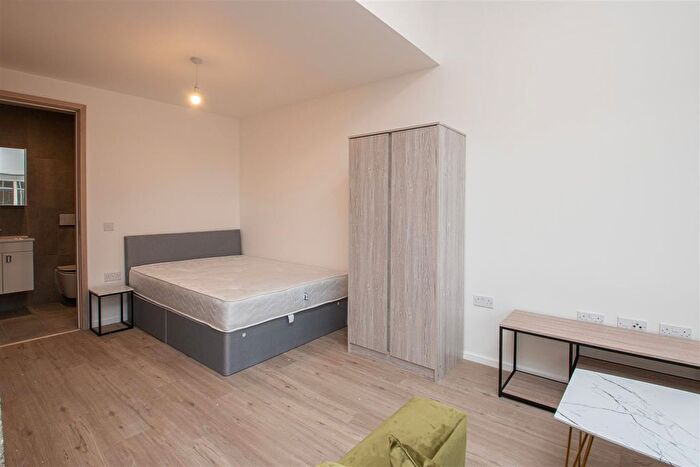 1 Bedroom Flat To Rent In Station House, Central Milton Keynes, MK9