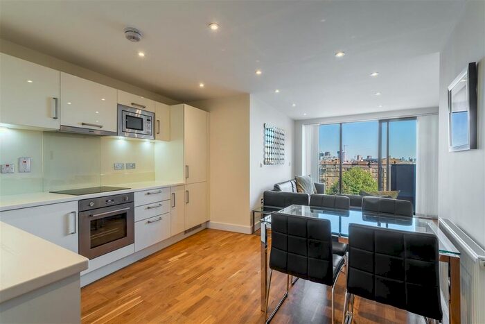 2 Bedroom Flat To Rent In Arc House, Maltby Street, Tower Bridge, London, SE1