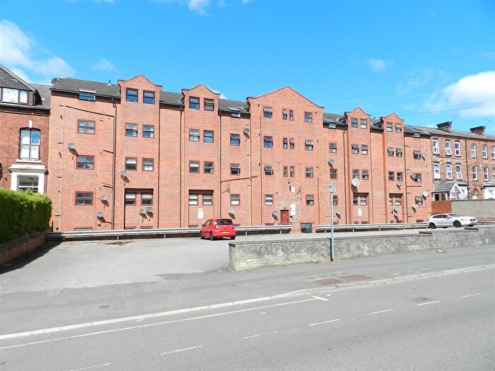 3 Bedroom Flat To Rent In Belle Vue Road, Leeds, LS3