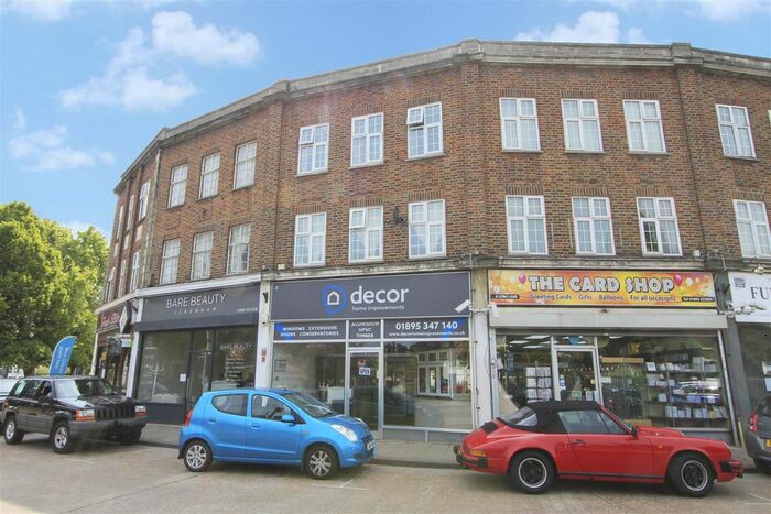 2 Bedroom Flat To Rent In Long Lane, Ickenham UB10