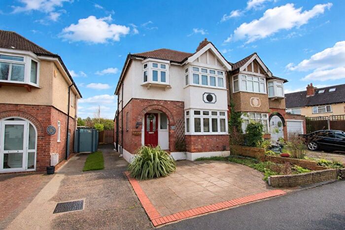 3 Bedroom Semi Detached House For Sale In Tonfield Road, Sutton, SM3