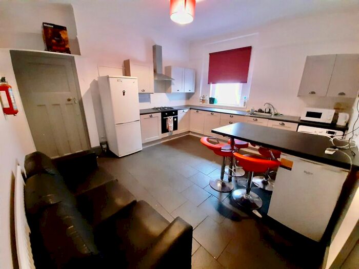 5 Bedroom Terraced House To Rent In Eaton Crescent, Swansea, SA1