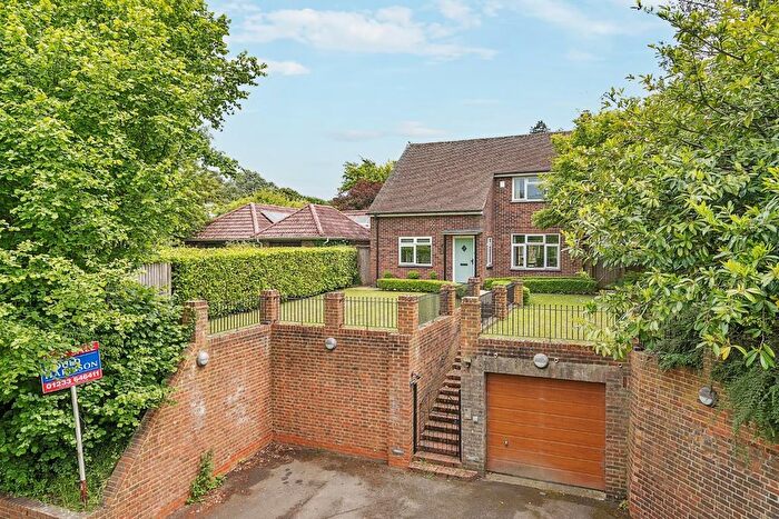 4 Bedroom Detached House For Sale In Warren Lane, Ashford, TN24