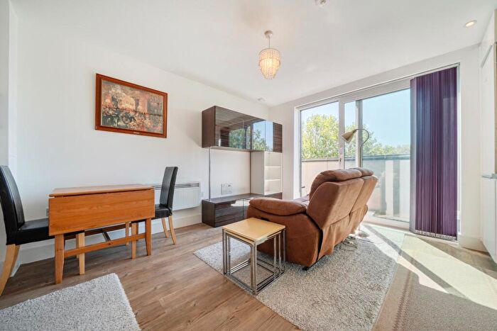 1 Bedroom Apartment For Sale In Mcmillan Street, London, SE8