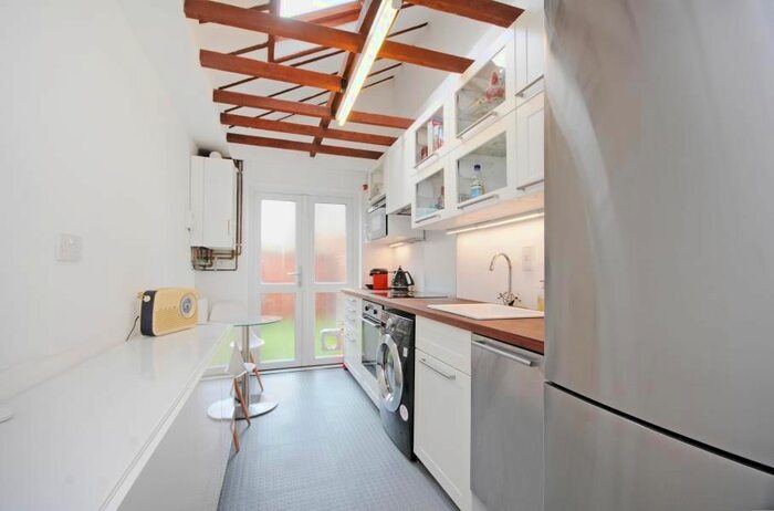 1 Bedroom Flat To Rent In Loveday Road, London W13