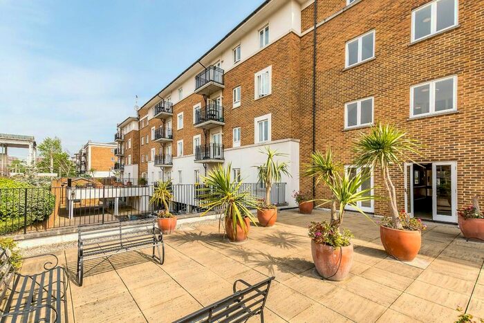 1 Bedroom Flat To Rent In Russell Road, London, W14