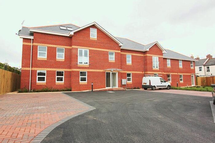 2 Bedroom Flat To Rent In Manor Road, St. Thomas, Exeter, EX4