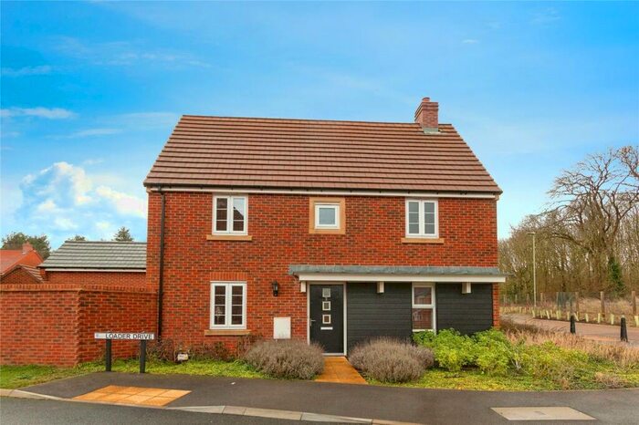 3 Bedroom Detached House For Sale In Loader Drive, Basingstoke, Hampshire, RG24