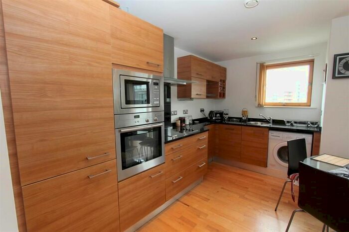 4 Bedroom Flat To Rent In Coopers Lane, London, NW1