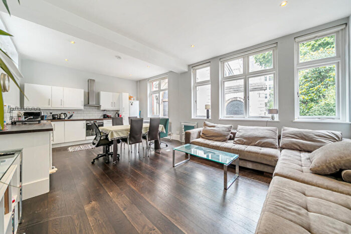 2 Bedroom Flat For Sale In Bride Lane, London, EC4Y