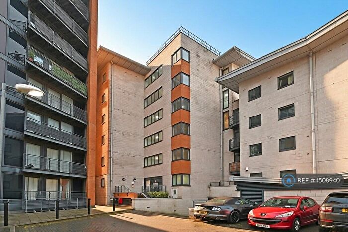 2 Bedroom Flat To Rent In Hull Place, London, E16