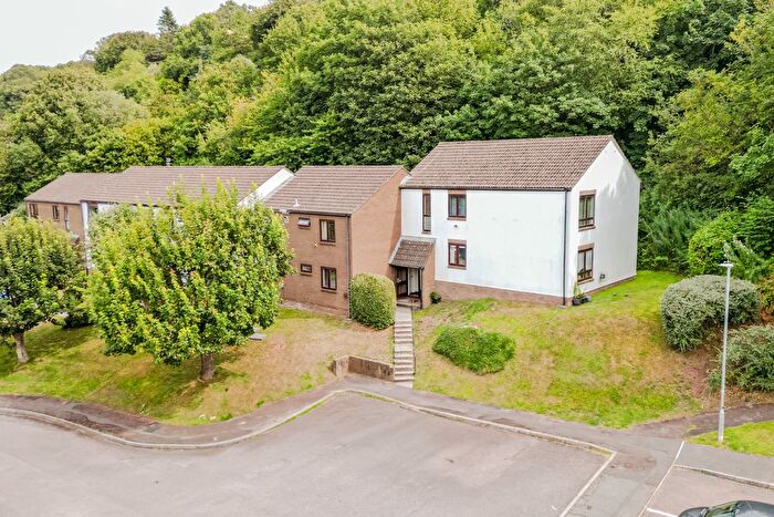 2 Bedroom Flat For Sale In Somerset Road, Portishead, BS20