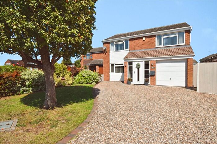 4 Bedroom Detached House For Sale In Bideford Close, Wigston, Leicestershire, LE18