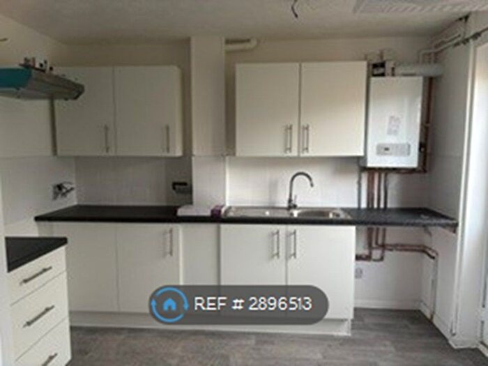 2 Bedroom Terraced House To Rent In The Boundary, Milton Keynes, MK6