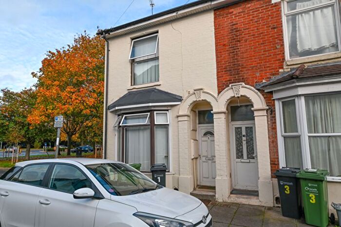 3 Bedroom End Terrace House To Rent In Drummond Road, Buckland, PO1