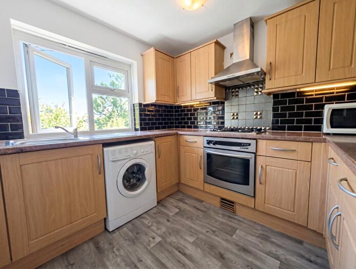 3 Bedroom Flat To Rent In Albert Vittoria House, Pellatt Grove, London, N22