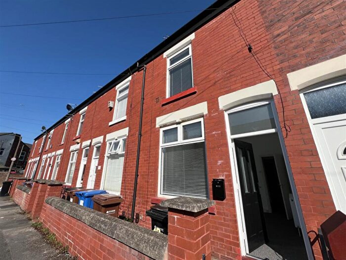 2 Bedroom House To Rent In Lorne Grove, Cale Green, Stockport, SK3