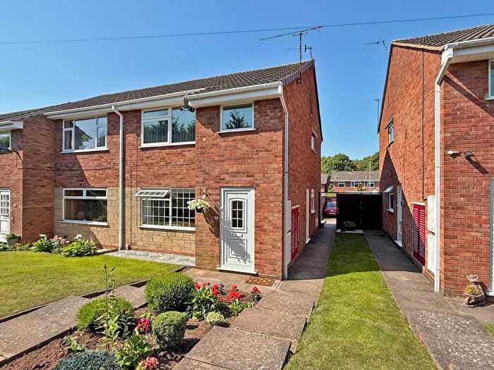 1 Bedroom Maisonette For Sale In Catesby Drive, Kingswinford, DY6
