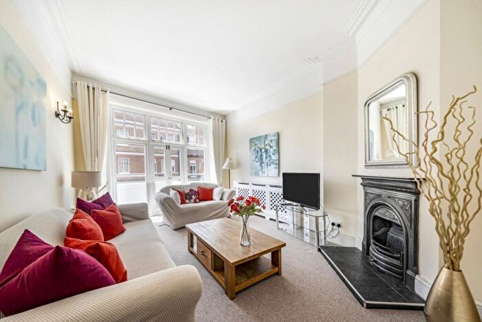3 Bedroom Flat For Sale In Prince Of Wales Drive, Battersea, London, SW11