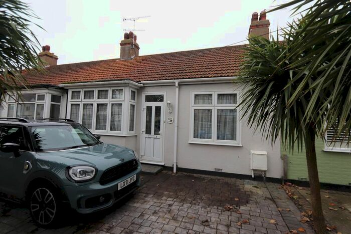 2 Bedroom Terraced Bungalow To Rent In North Avenue, Southend-On-Sea, SS2