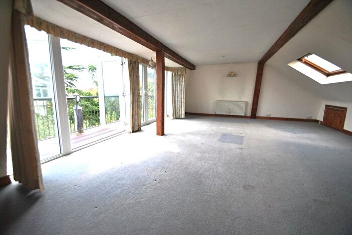 4 Bedroom Detached House For Sale In Cleeve Hill, Cheltenham, GL52