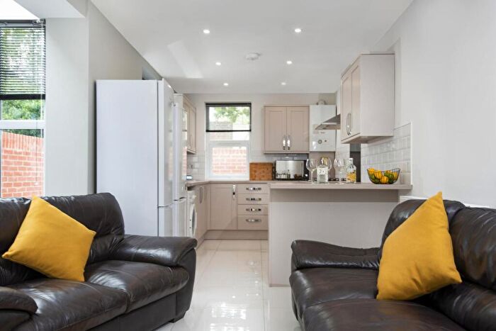 6 Bedroom House To Rent In Britannia Road, Southsea, PO5