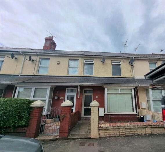 2 Bedroom Flat To Rent In Suffolk Place, Porthcawl, CF36