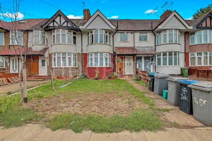 2 Bedroom Maisonette For Sale In Braemar Avenue, London, NW10